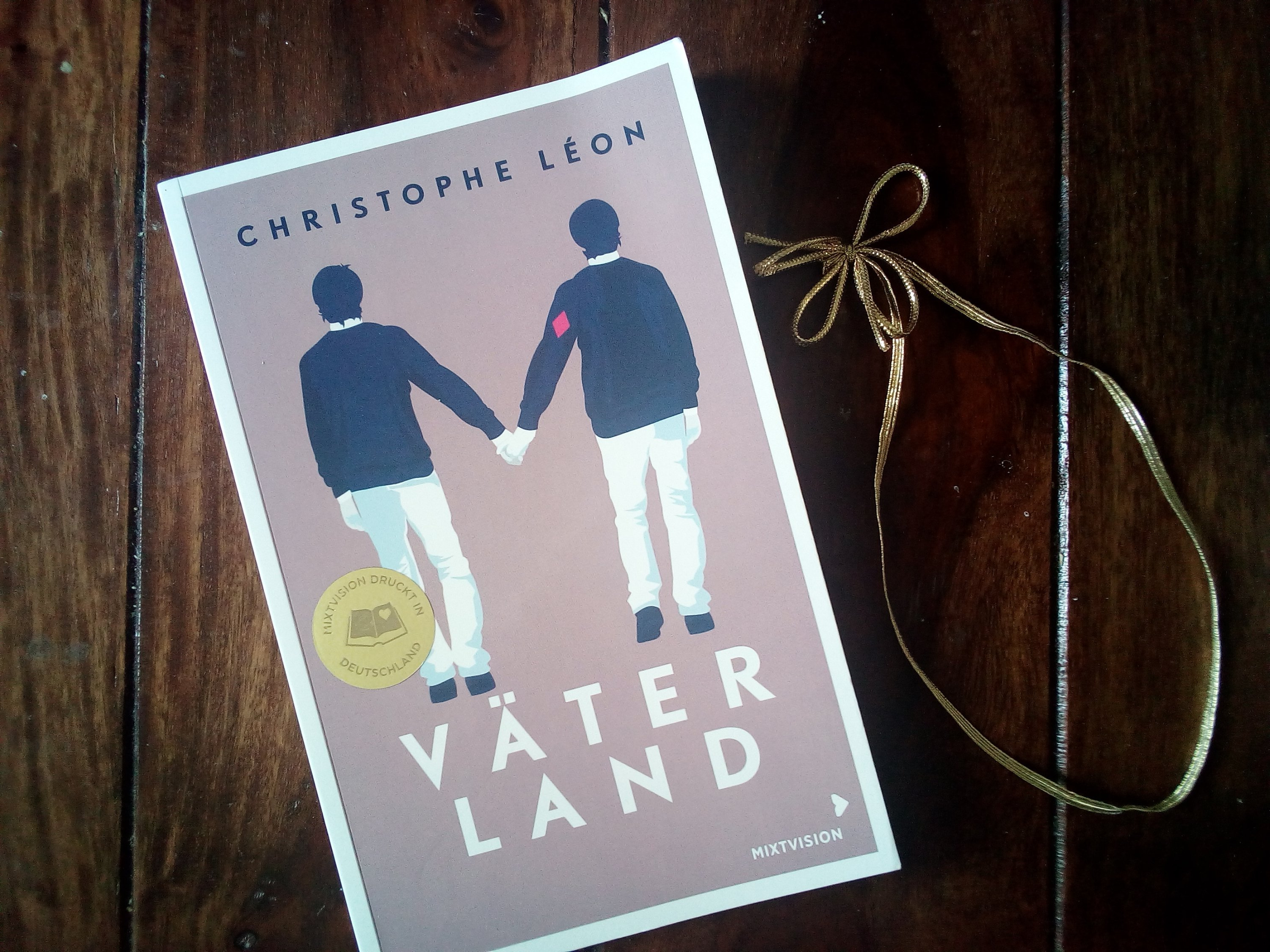 [Rezension] Von Stigmatisierung: "Väterland" von Christophe Léon