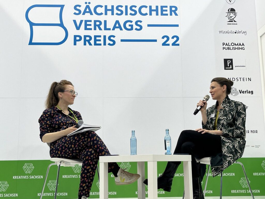 Annika Bach und Anne Friebel stellen ihren Podcast Die Bücher unserer Zukunft vor